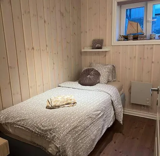 Tjodalyng - Ved Viksfjord - Sokkelleilighet لارفيك